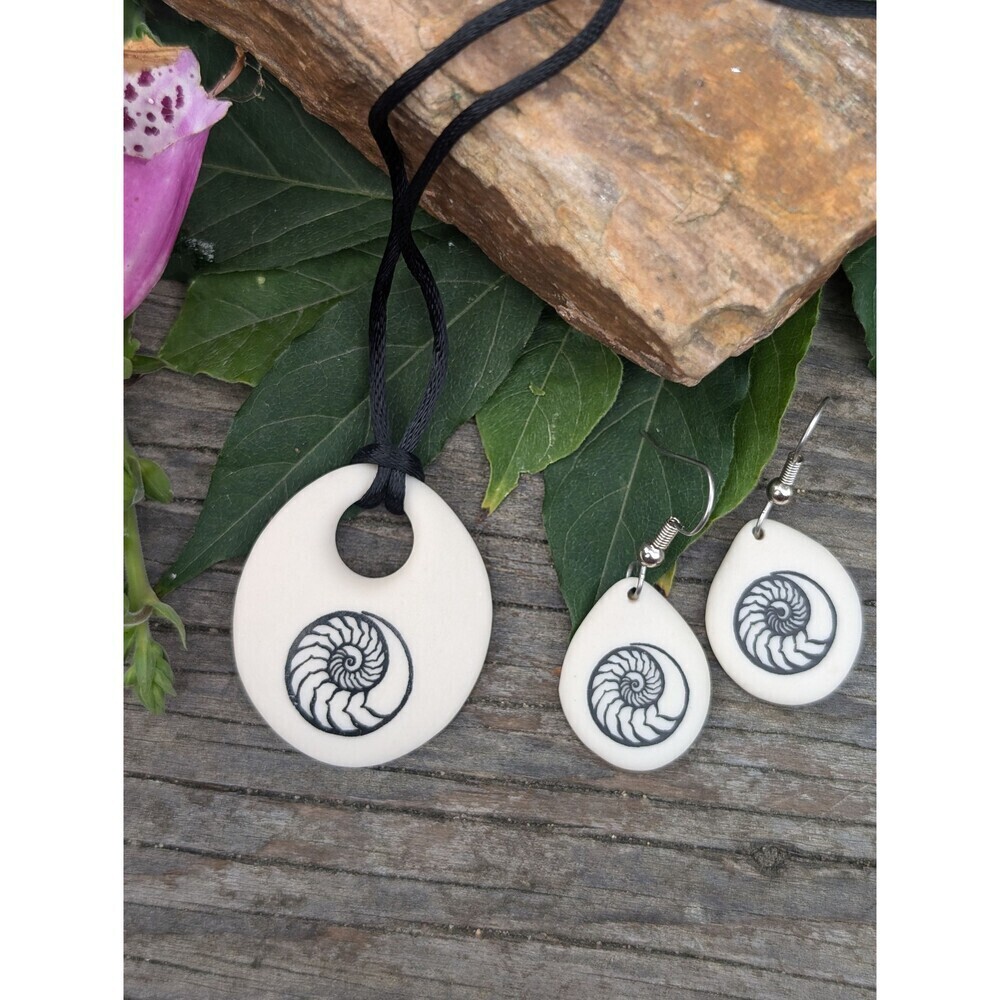 Vintage Nautilus Necklace & Earrings, Beachy Necklace Set